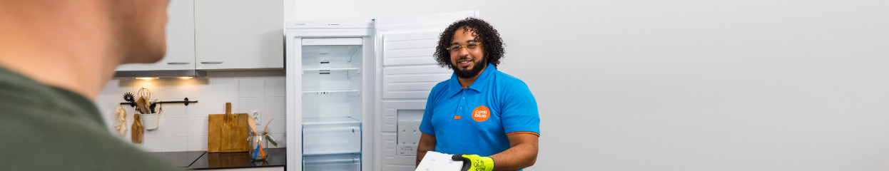 How do you connect a freestanding freezer? | Coolblue - Free delivery ...