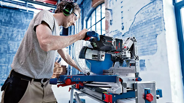 Bosch BITURBO Brushless radial arm saw