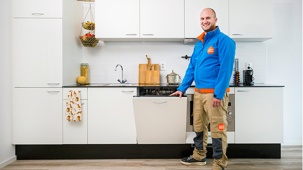 How do I build in my dishwasher? | Coolblue - Free delivery & returns