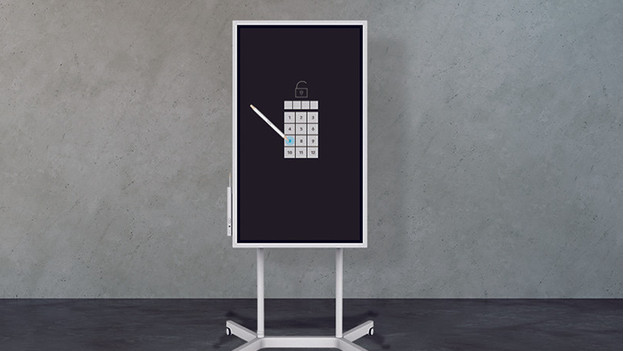 Großformatiger Bildschirm auf Rädern