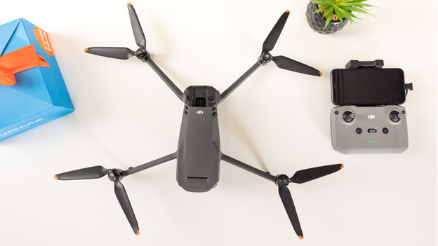 How do you connect a DJI drone to a controller? | Coolblue - Free ...