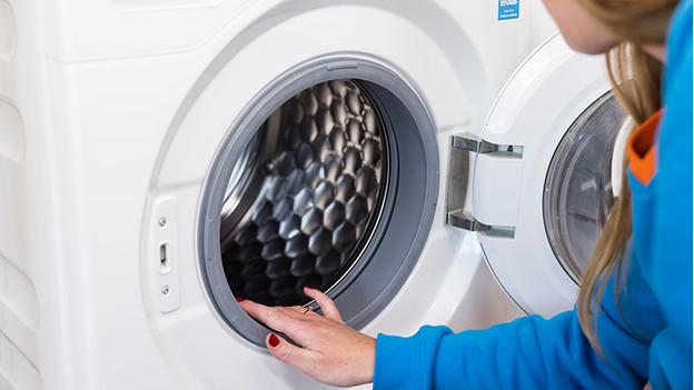 Wie wirst du üble Gerüche in einer Waschmaschine los?