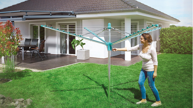 Umbrella drying rack with ground socket