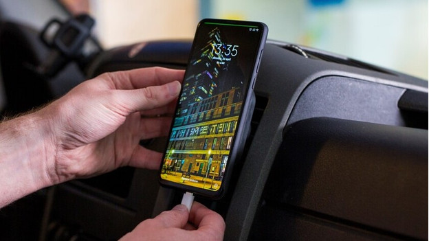 Wireless car charger