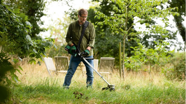 Work comfortably string trimmer