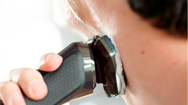 Philips electric shaver for sensitive skin