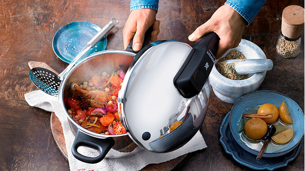 Pressure cooker with stew