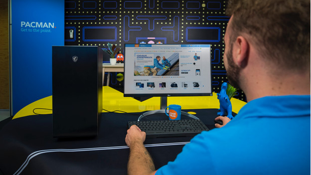 How do you install a processor on a motherboard? | Coolblue - Free ...