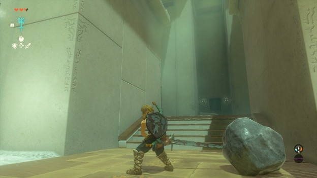 Link uses Fuse to make a sledgehammer out of a sword and a boulder