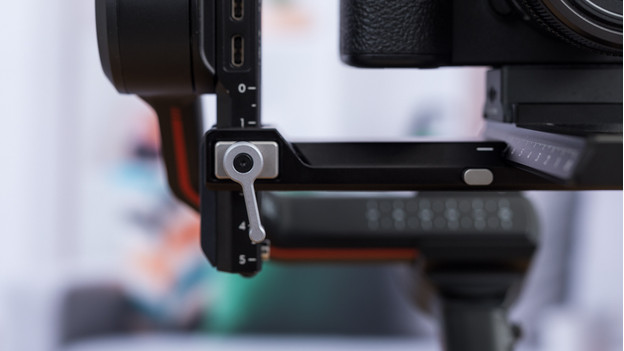 Gimbal tilt axis vertically