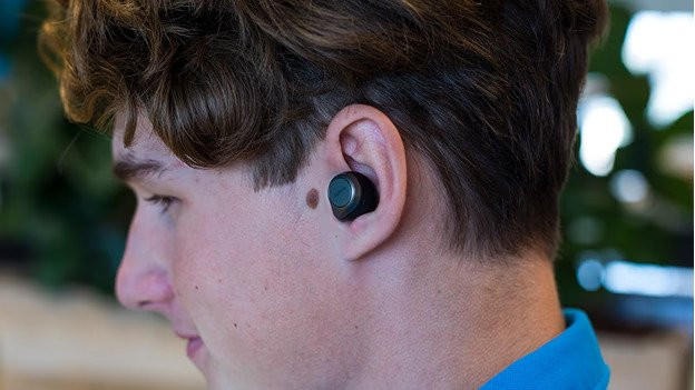 Schritt 2: Setze deine In-Ear-Kopfhörer ein