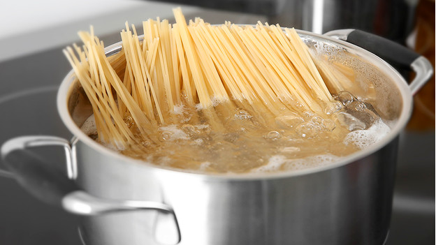 Topf mit Spaghetti