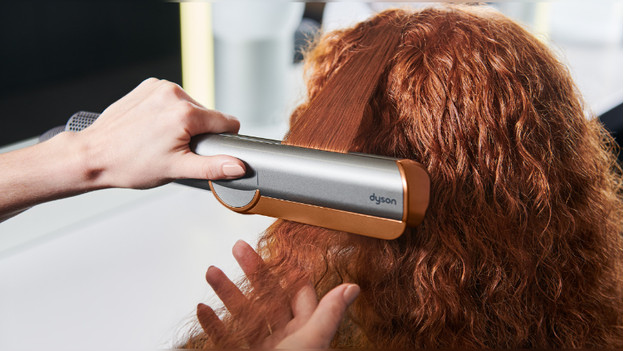 Dyson Airstrait Haare stylen