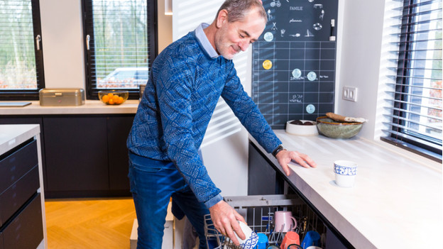 How do I degrease my dishwasher? | Coolblue - Free delivery & returns