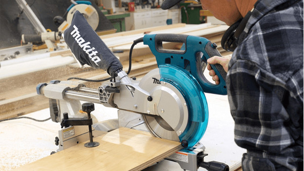 Radial arm saw