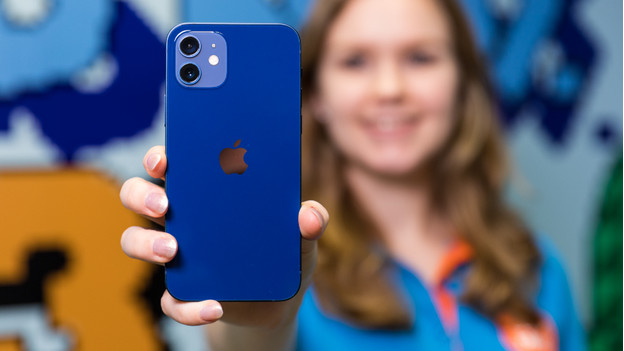 iPhone 12 blau