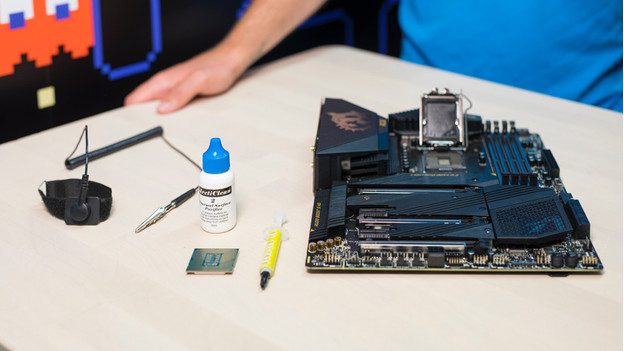 How do you install a processor on a motherboard? | Coolblue - Free ...