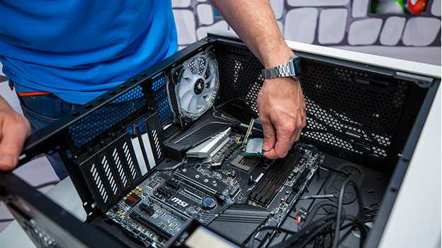 How do I build in my motherboard? | Coolblue - Free delivery & returns