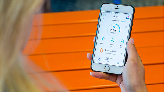 What are the possibilities with the Fitbit App? | Coolblue - Free ...