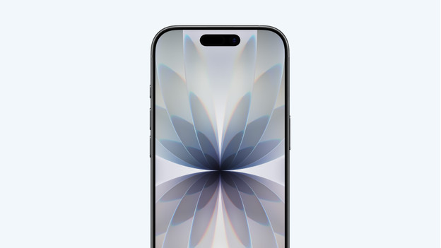 iPhone 16 selfie camera