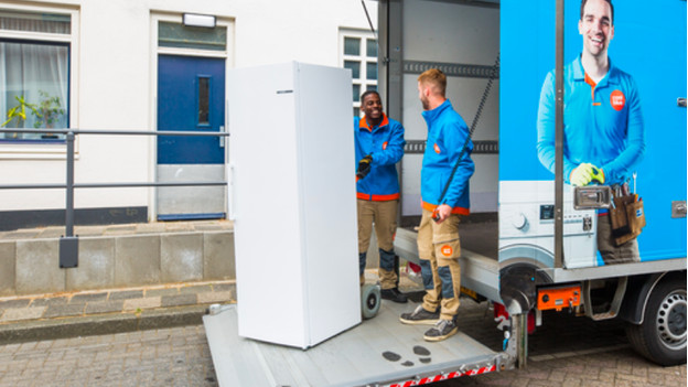 How do you move a freezer? | Coolblue - Free delivery & returns