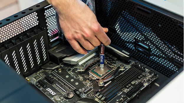 Prozessorkühler in den Computer einbauen