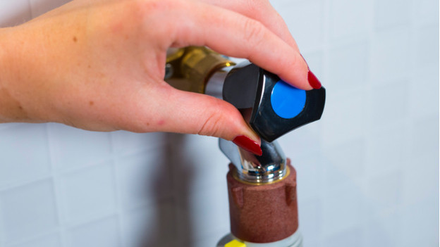 Wasserhahn Zudrehen Waschmaschine