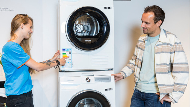 Energy-efficient washing machine and dryer set