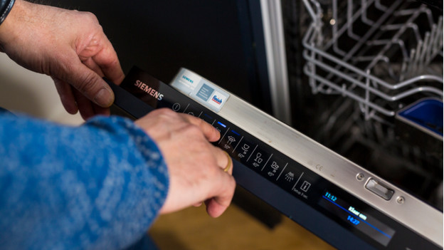 How do I degrease my dishwasher? | Coolblue - Free delivery & returns