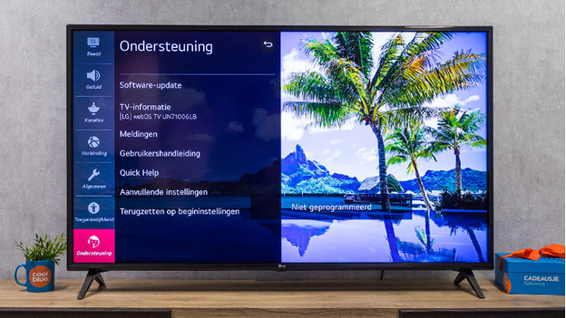 How do you solve stripes on the screen of your LG TV? | Coolblue - Free ...