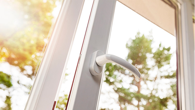 Mobile Klimageräte installieren - Fensterabdichtung und Co.