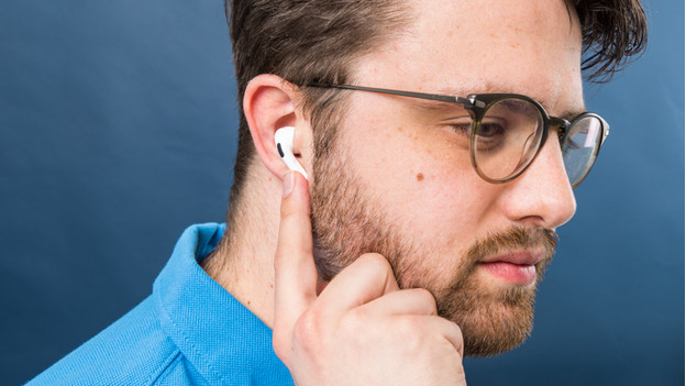 How to wear airpods pro online comfortable