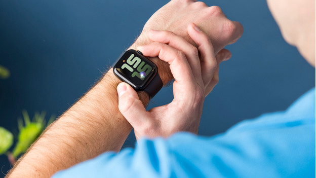 8 tips for accurate heart rate reading via your smartwatch - Coolblue -  anything for a smile