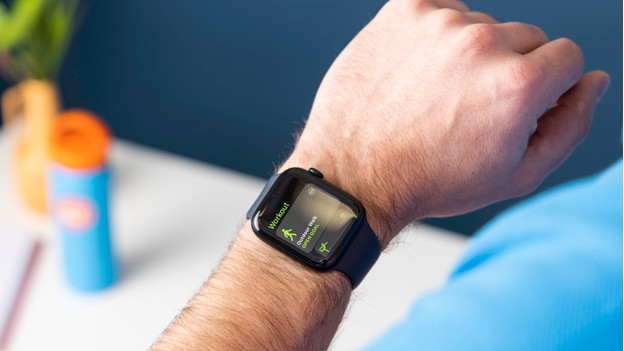 How to change the hot sale wrist on apple watch