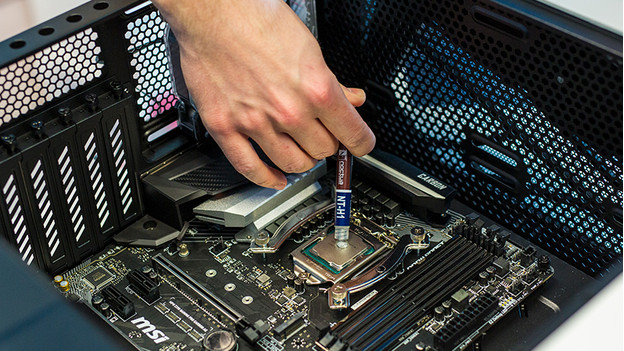 How do I build a processor cooler in my processor? | Coolblue - Free ...