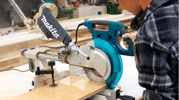 A radial arm saw with pull function