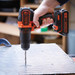 BLACK+DECKER BCK21S2S-QW Kombiset produkt in gebrauch