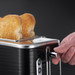 Russell Hobbs Inspire Toaster Schwarz produkt in gebrauch