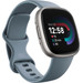 Fitbit Versa 3/Versa 4/Sense/Sense 2 Silikonarmband Denimblau S produkt in gebrauch