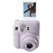 Fujifilm Instax Mini 12 Lilac Purple produkt in gebrauch