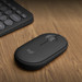 Logitech Pebble Mouse 2 M350s Graphite produkt in gebrauch