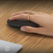 Logitech Pebble Mouse 2 M350s Graphite produkt in gebrauch