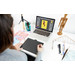 Wacom Intuos M Bluetooth Schwarz produkt in gebrauch