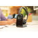 Poly Voyager Focus 2 UC Office-Headset + Ladestation produkt in gebrauch