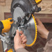 DeWalt DWS780-QS + Untergestell produkt in gebrauch