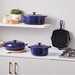 Le Creuset Signature Bräter 24 cm Indigo produkt in gebrauch