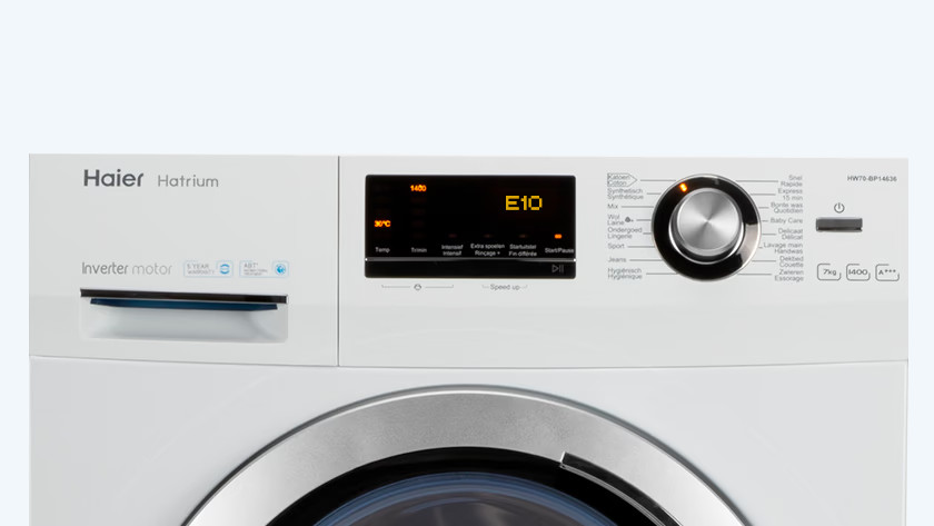 Ошибка haier. Стиральная машина Haier Inverter Motor. Стиральная машина Haier ошибка err2. Ошибка Lock на стиральной машине Haier. Стиральная машина Хайер ошибка Lock.