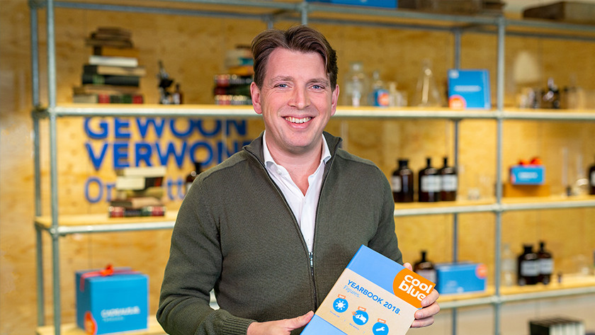 Pieter Zwart with Coolblue yearbook