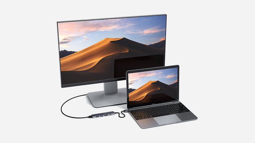 Connect your second screen with a docking station