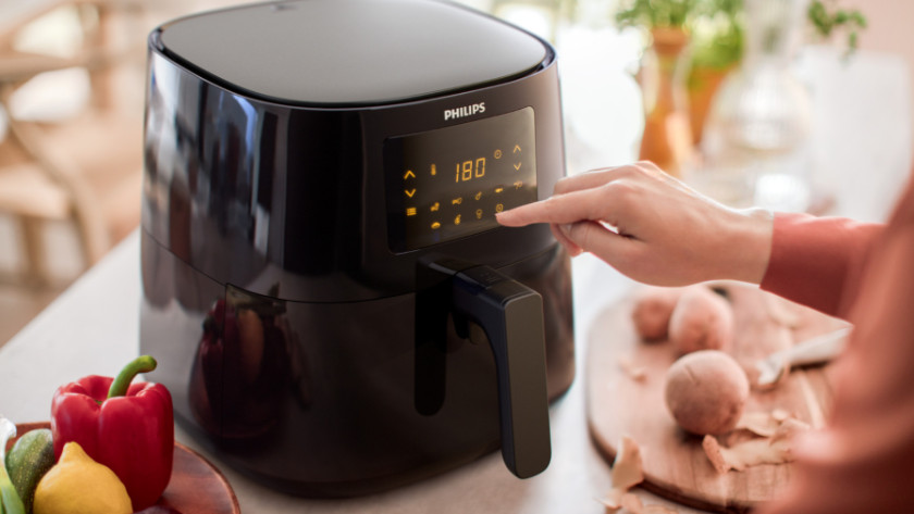 Airfryer with cooking programs